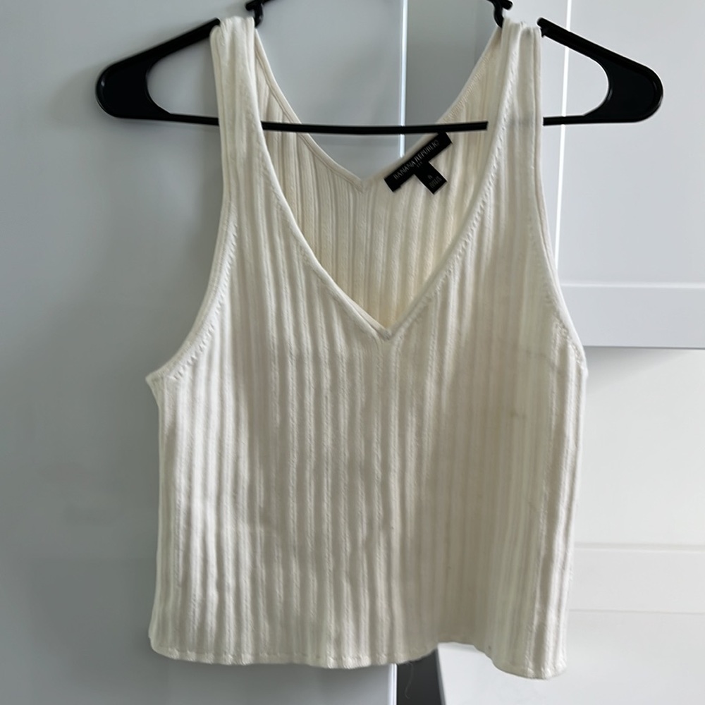 Size small beige Banana Republic sleeveless shirt. Worn once. - Picture 3 of 4